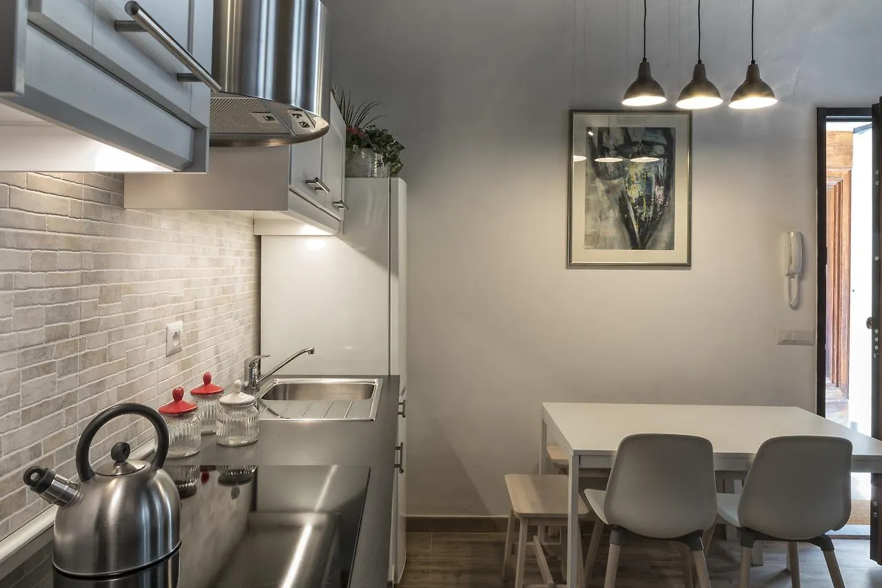 Apartamento de 60 m² en Centro Histórico, con 1 habitación Florencia 0*,  Italia